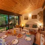 Holiday home Maison Rustique Independant, Avec Jardin, Ideal Familles, Proche Centre De