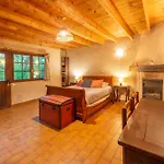 Maison Rustique Independant, Avec Jardin, Ideal Familles, Proche Centre De Holiday home