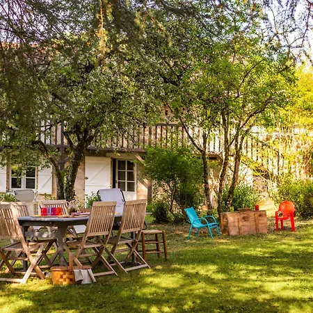 Maison Rustique Indépendant, Avec Jardin, Idéal Familles, Proche Centre De *